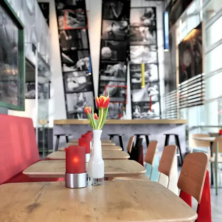 Hotel Ibis West