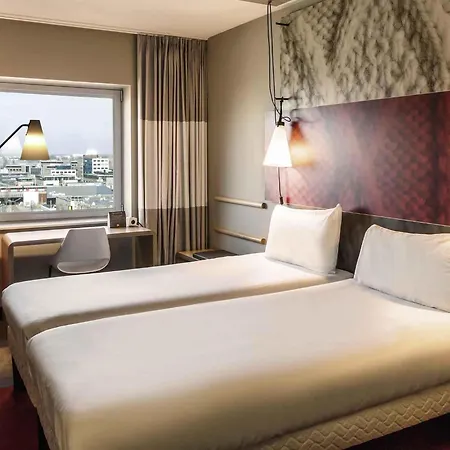 Hotel Ibis West 3*