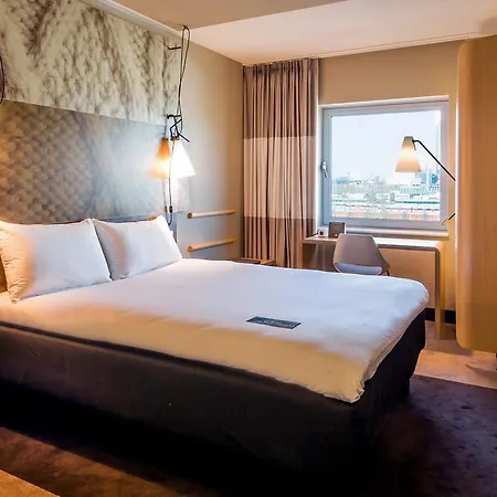 Ibis West Hotel