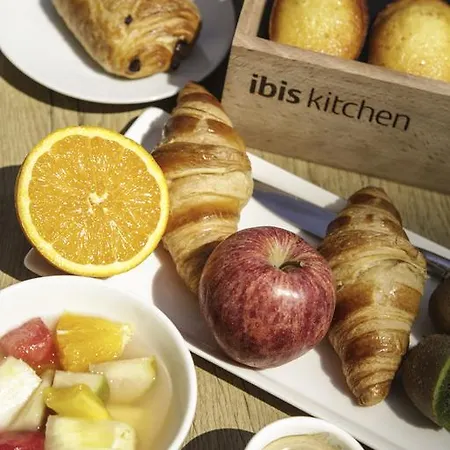 Ibis West 3*