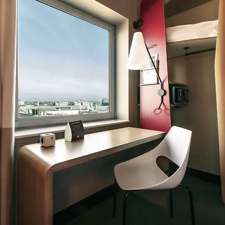 Ibis West Hotel 3*