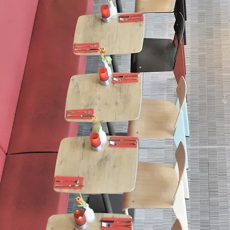 Hotel Ibis West 3*