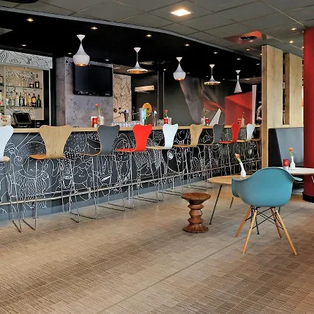 Hotel Ibis West 3*