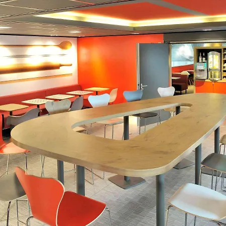 Ibis West Hotel 3*