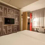 Hotel Ibis West 3*