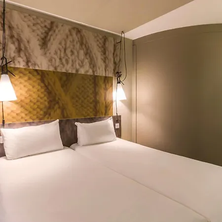 Hotel Ibis West 3*