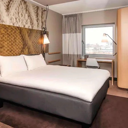 Ibis West Hotel