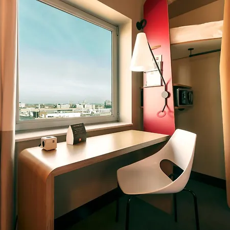Ibis West Hotel 3*
