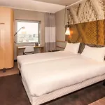 Ibis West 3*